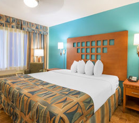 Rodeway Inn & Suites Fort Lauderdale Airport & Port Everglades Cruise Port Hotel - Fort Lauderdale, FL