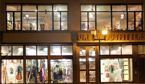 Urban Outfitters - Chicago, IL
