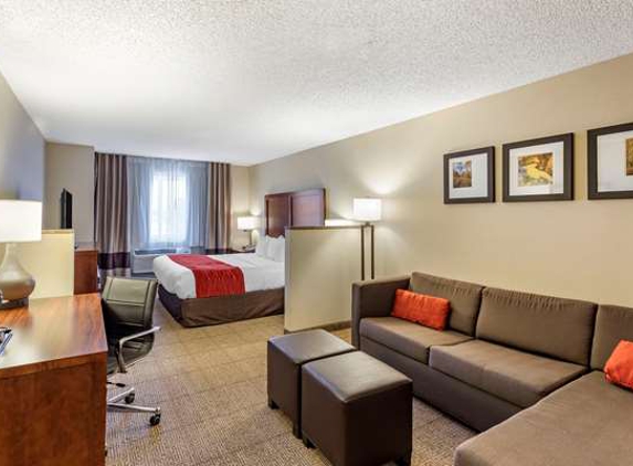 Comfort Inn Denver West Arvada Station - Wheat Ridge, CO