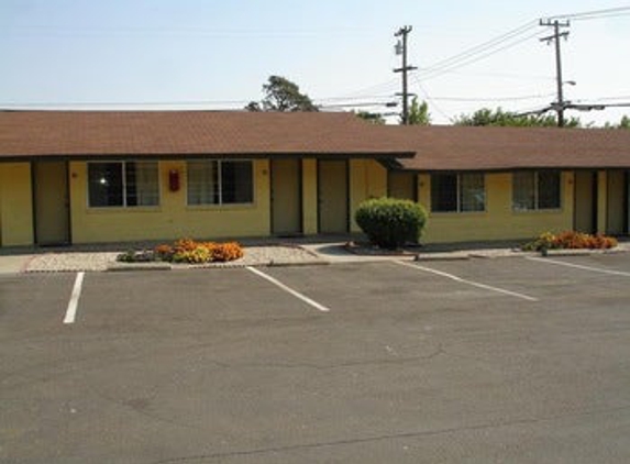 Lakeview Inn - Lucerne, CA