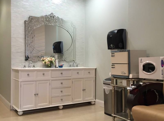 Ooh La La Nail Spa - Indianapolis, IN