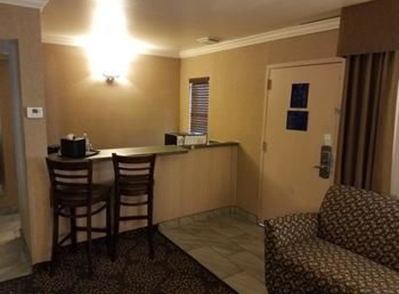 Best Western Innsuites Tucson Foothills Hotel & Suites - Tucson, AZ