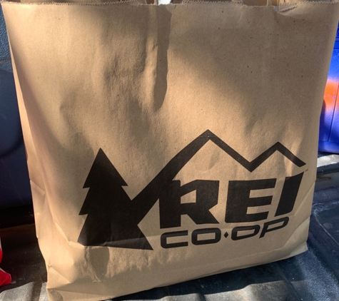 Rei - Fresno, CA