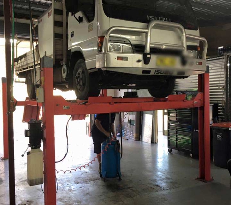 Matt's Windscreens - South Kempsey, NSW. Trucks