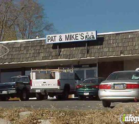 Pat & Mike's Bar - Omaha, NE