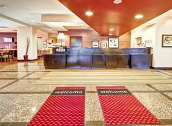 Hampton Inn & Suites Denver-Downtown - Denver, CO