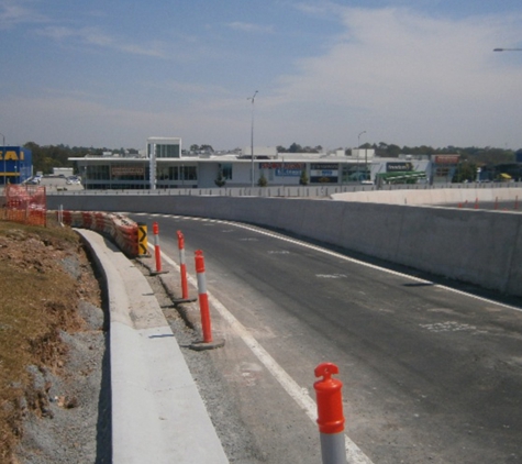 Kerb & Co - Gaven, QLD. Concrete Barrier and V Drain (Type 28)