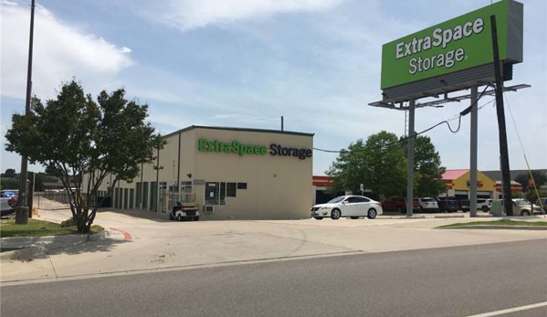 Extra Space Storage - Irving, TX