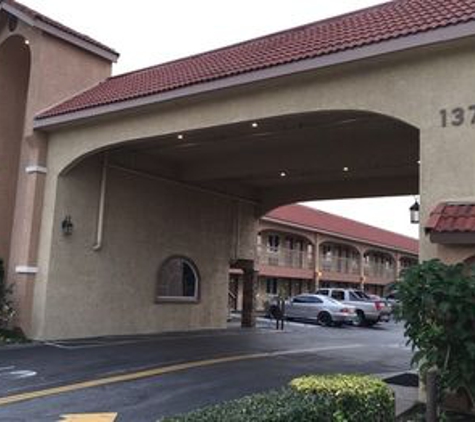 Industry Inn & Suites - La Puente, CA