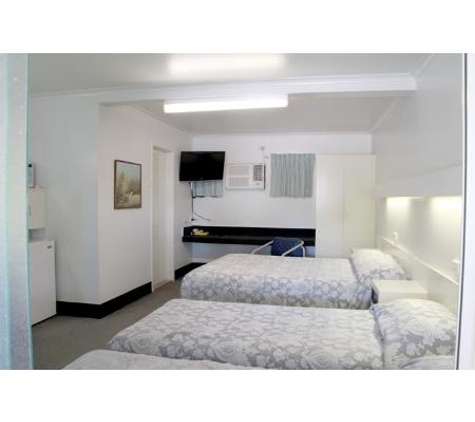 Golden Fountain Motel - Allenstown, QLD