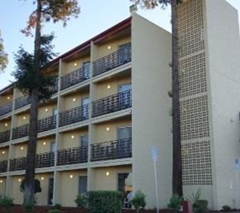 Ramada by Wyndham Sacramento - Sacramento, CA