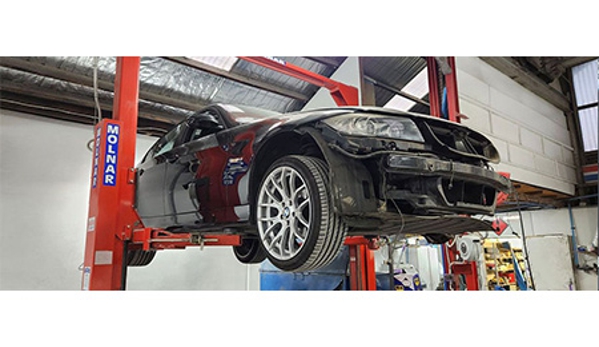 Aztec Smash Repairs - Fawkner, VIC