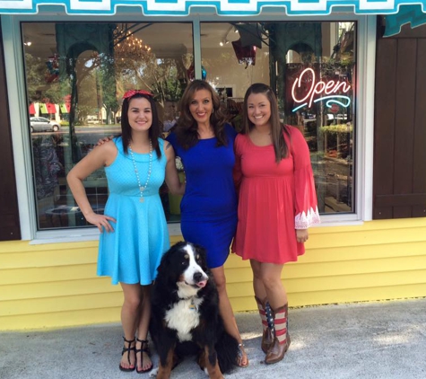 T Marie's Fashion and Gifts Boutique - Valrico, FL