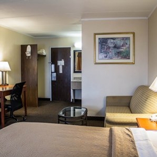 Baymont Inn & Suites - Youngstown, OH