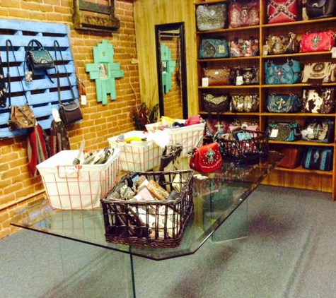 Wood Addict Creations & Boutique - Caldwell, ID