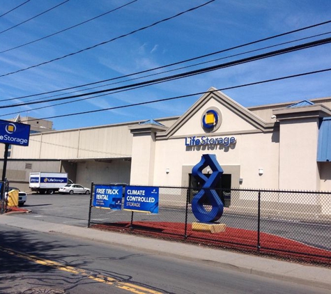 Life Storage - Stamford, CT