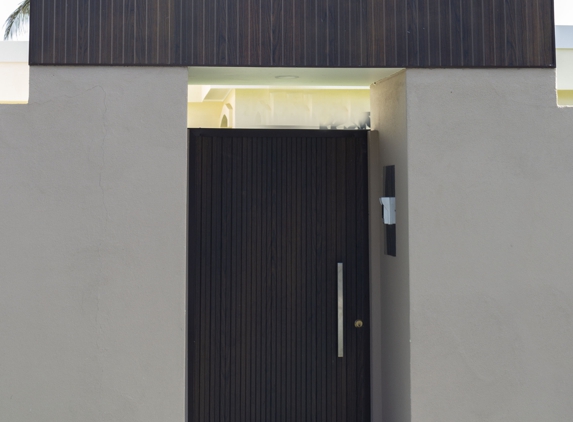 WOODonALI - Molendinar, QLD. wood look zincalume sheets