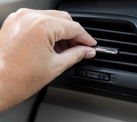 Barrett's Auto Electrical - Svensson Heights, QLD. Our team member is always ready to assist you for any queries about our services.