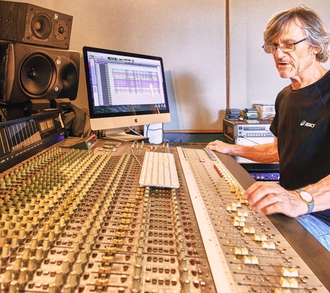 Pegasus Studios - Bayview Heights, QLD