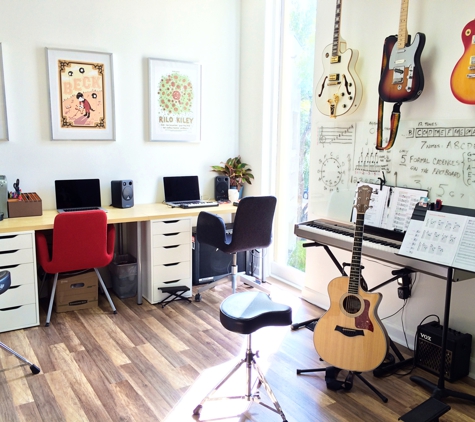 Gables Guitar Studio - Coral Gables, FL