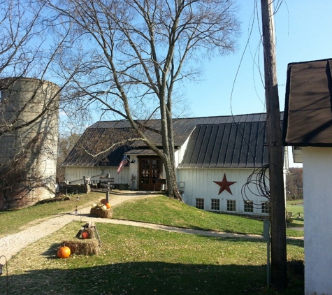 The Barns at Hamilton Station Vineyard - Hamilton, VA