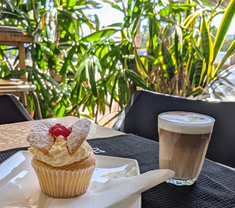 Bells Bakery - Torquay, VIC