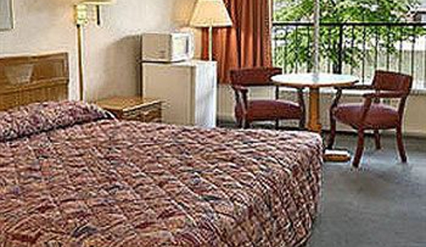 Town and Country Inn Suites Spindale - Spindale, NC