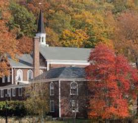 Roslyn Presbyterian Church - Roslyn, NY. A Church For All Seasons - Fall