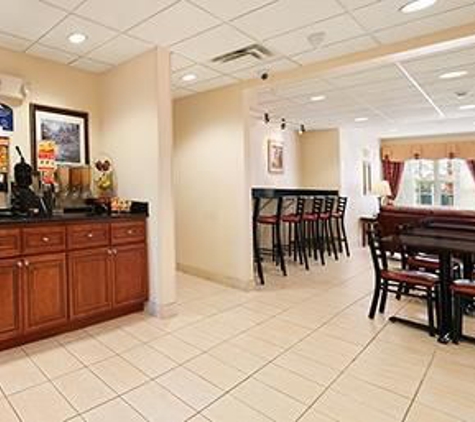 Microtel Inn & Suites by Wyndham Ann Arbor - Ann Arbor, MI