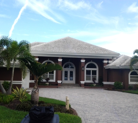 Allied Roof Cleaning - Fort Myers, FL. White roof before