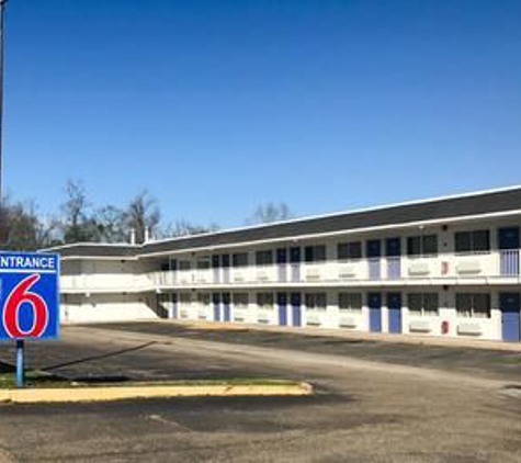 Motel 6 - Lufkin, TX