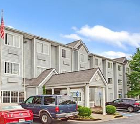 Microtel Inn & Suites by Wyndham Atlanta Airport - College Park, GA