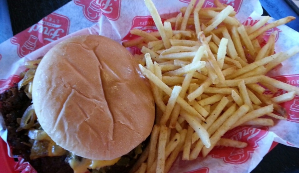 Freddy's Frozen Custard & Steakburgers - Manhattan, KS