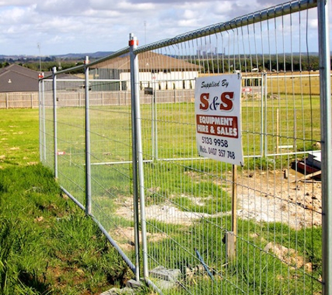 S & S Equipment Hire - Morwell, VIC