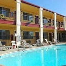 Super 8 by Wyndham Santa Cruz Beach - Hotels