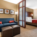 Comfort Suites Airport - Motels