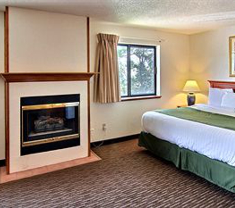 Days Inn - Traverse City, MI