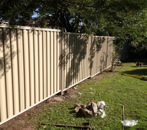 DCM Fencing - Parkinson, QLD