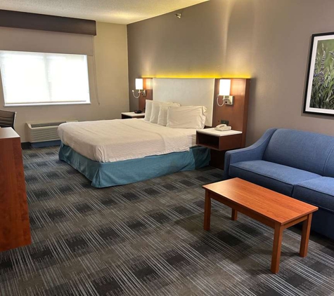 Best Western Ottumwa Inn & Suites - Ottumwa, IA