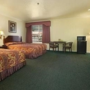 Super 8 by Wyndham North Hollywood - Motels