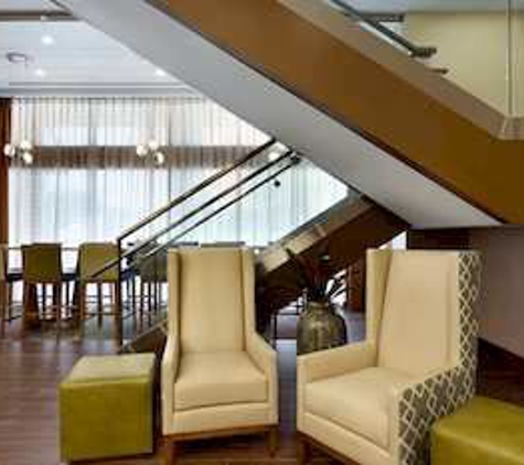 Hampton Inn and Suites Clayton/St Louis-Galleria Area - Clayton, MO