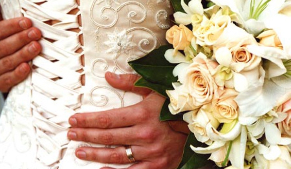 Lavish Flowers & Gifts - New Lambton Heights, NSW