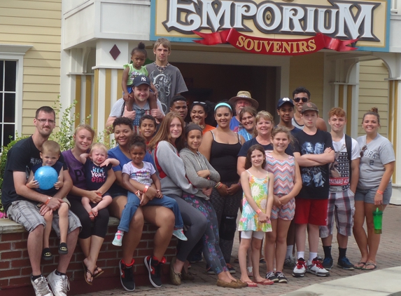 Darien Lake Resort - Darien Center, NY. The "Gang" getting ready to head home.