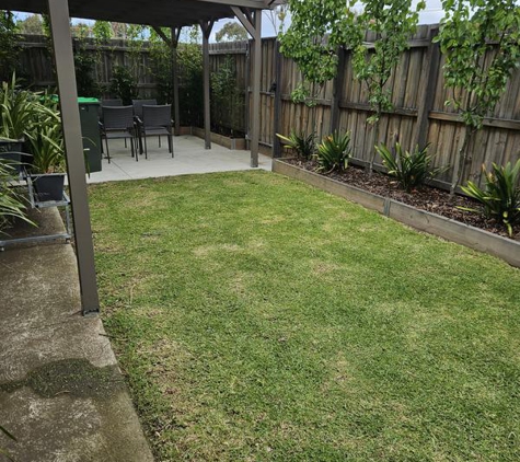 New look Gardens - Werribee, VIC. Backyard