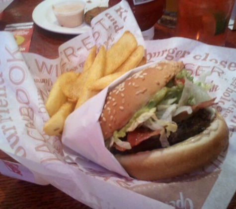 Red Robin Gourmet Burgers - Corona, CA