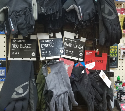 Urban Cycles - Brooklyn, NY. Sports Bicycle Cycling Gloves !!! Available at Urban Cycles on Myrtle Ave at Hall St in Brooklyn NY 11205