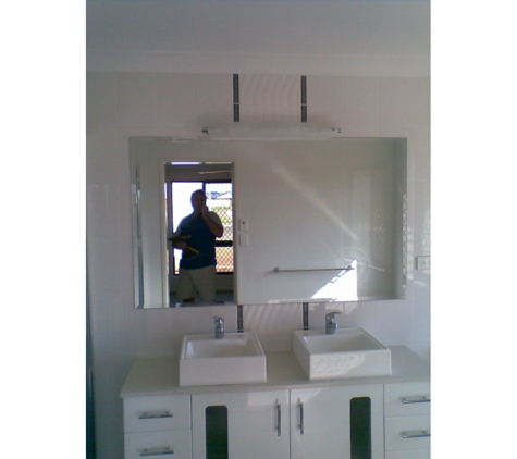 Central Coast Screens - Barmaryee, QLD. Mirrors to suit your style and budget