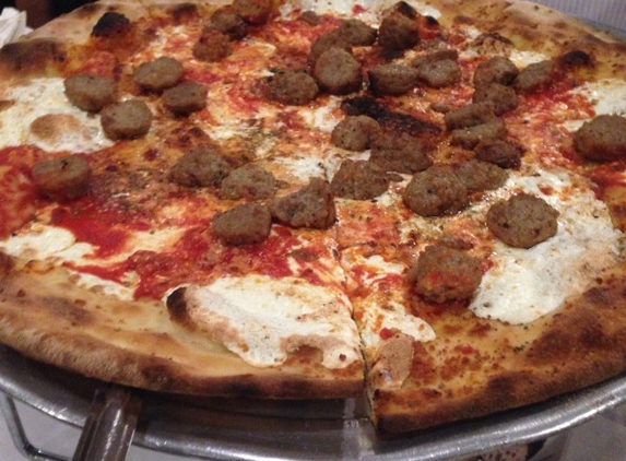 Grimaldi's Pizza - Garden City, NY