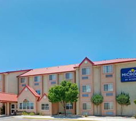 Microtel Inn & Suites by Wyndham Albuquerque West - Albuquerque, NM