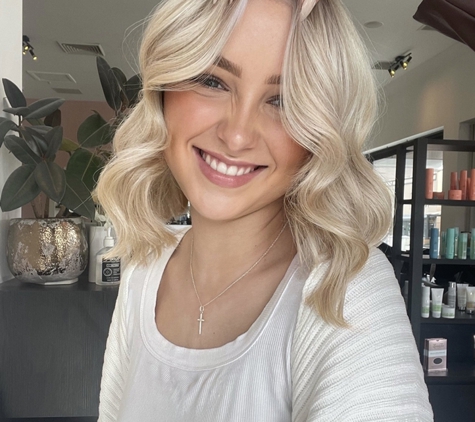 Toscani & Blow Bar - Wollongong, NSW